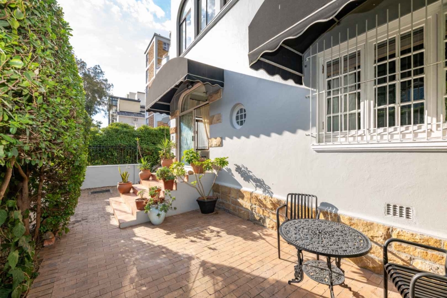 2 Bedroom Property for Sale in Sea Point Western Cape